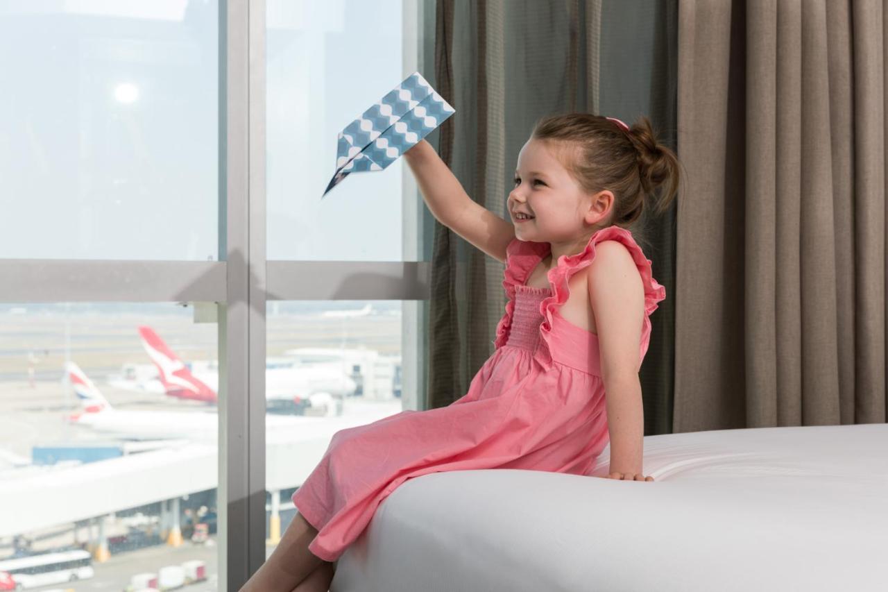 Chambre Lit King-Size Deluxe - Vue sur Aéroport - Forfait Spotter