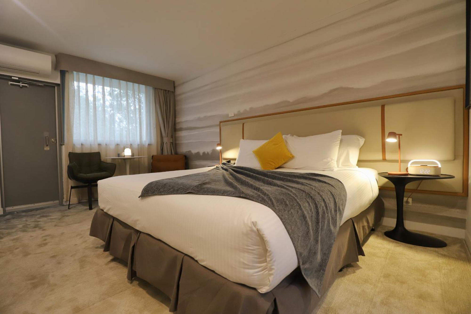 Standard King Room Balcony